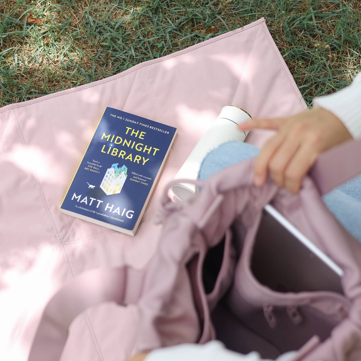 Jouir Pet Travel Mat | Non-slip, Light-weight, Foldable