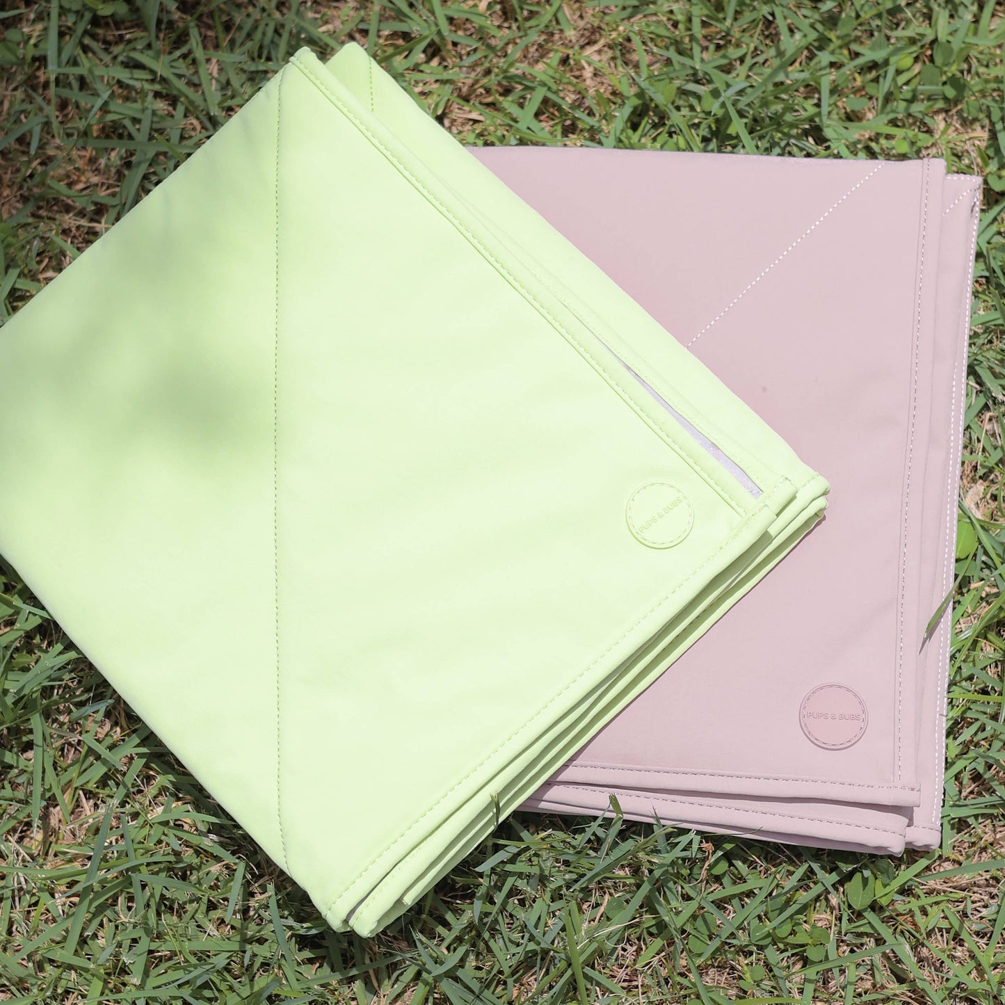 Jouir Pet Travel Mat | Non-slip, Light-weight, Foldable